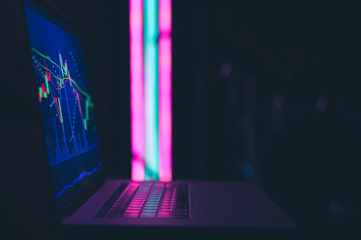 Kryterium 2.3.1 – Trzy błyski lub wartości poniżej progu (Poziom A)